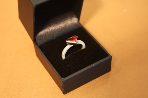 18k Gold/ 925 Silver Garnet Ring - Size 6.5