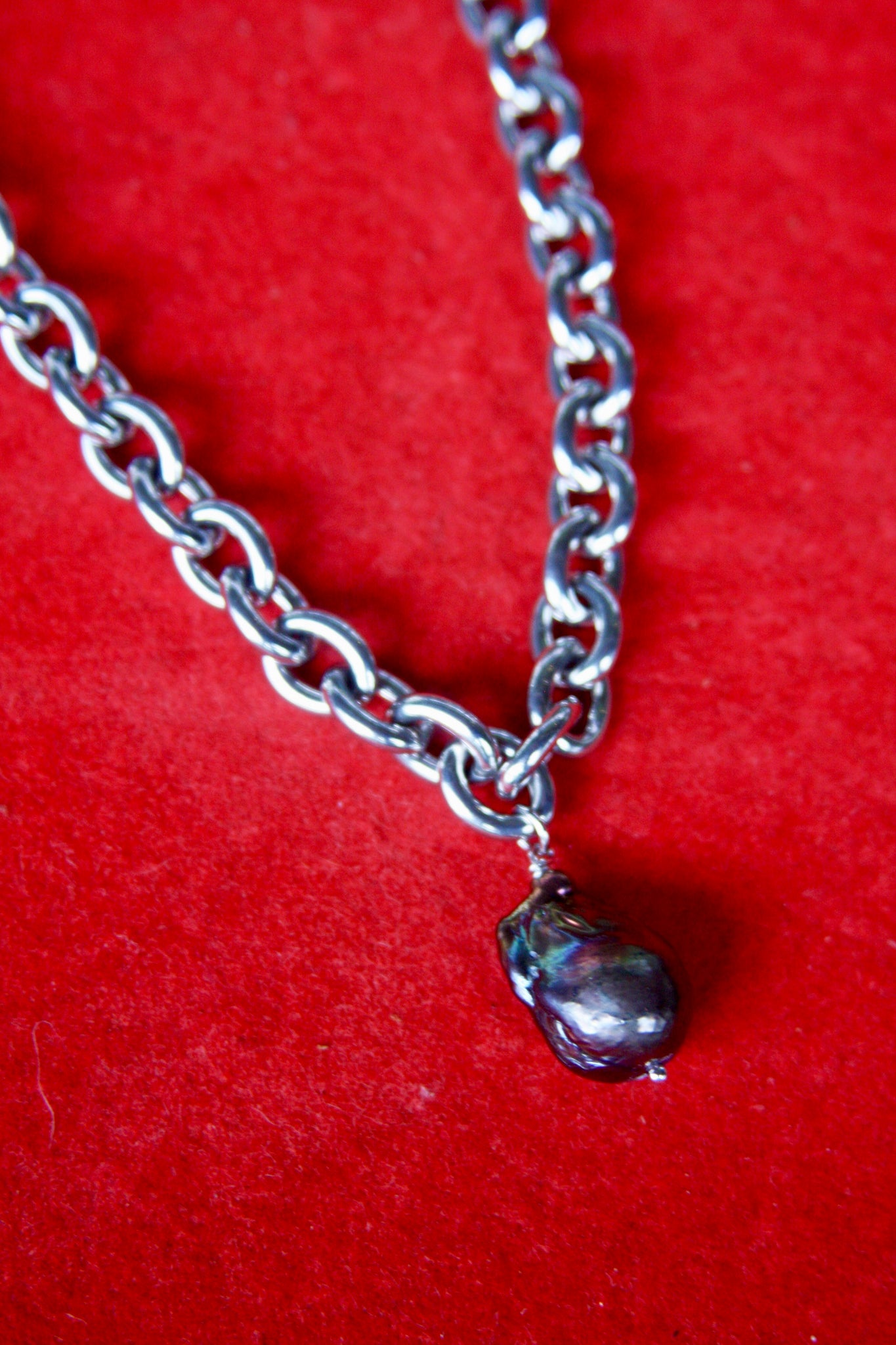 18" Sia Necklace - Oil Slick Baroque Pearl