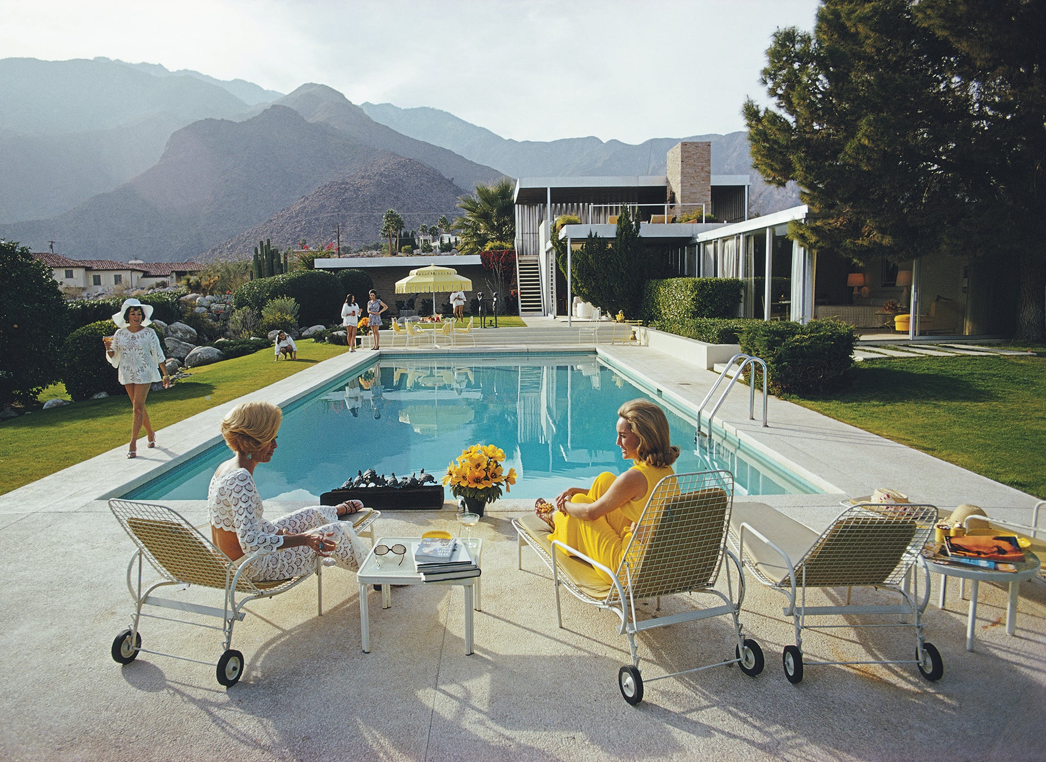 1000 Piece Puzzle - Slim Aarons Colab "Poolside Gossip"